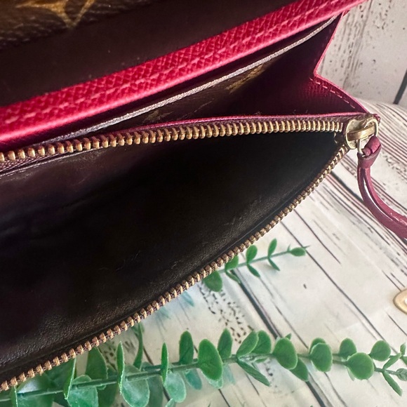 Louis Vuitton Emillie Monogram Wallet - Picture 9 of 9